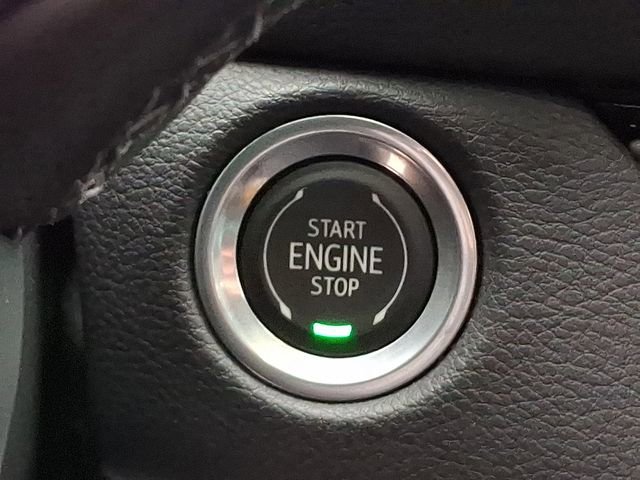 Used 2024 Cadillac XT4 Sport w/ Cold Weather Package image 28