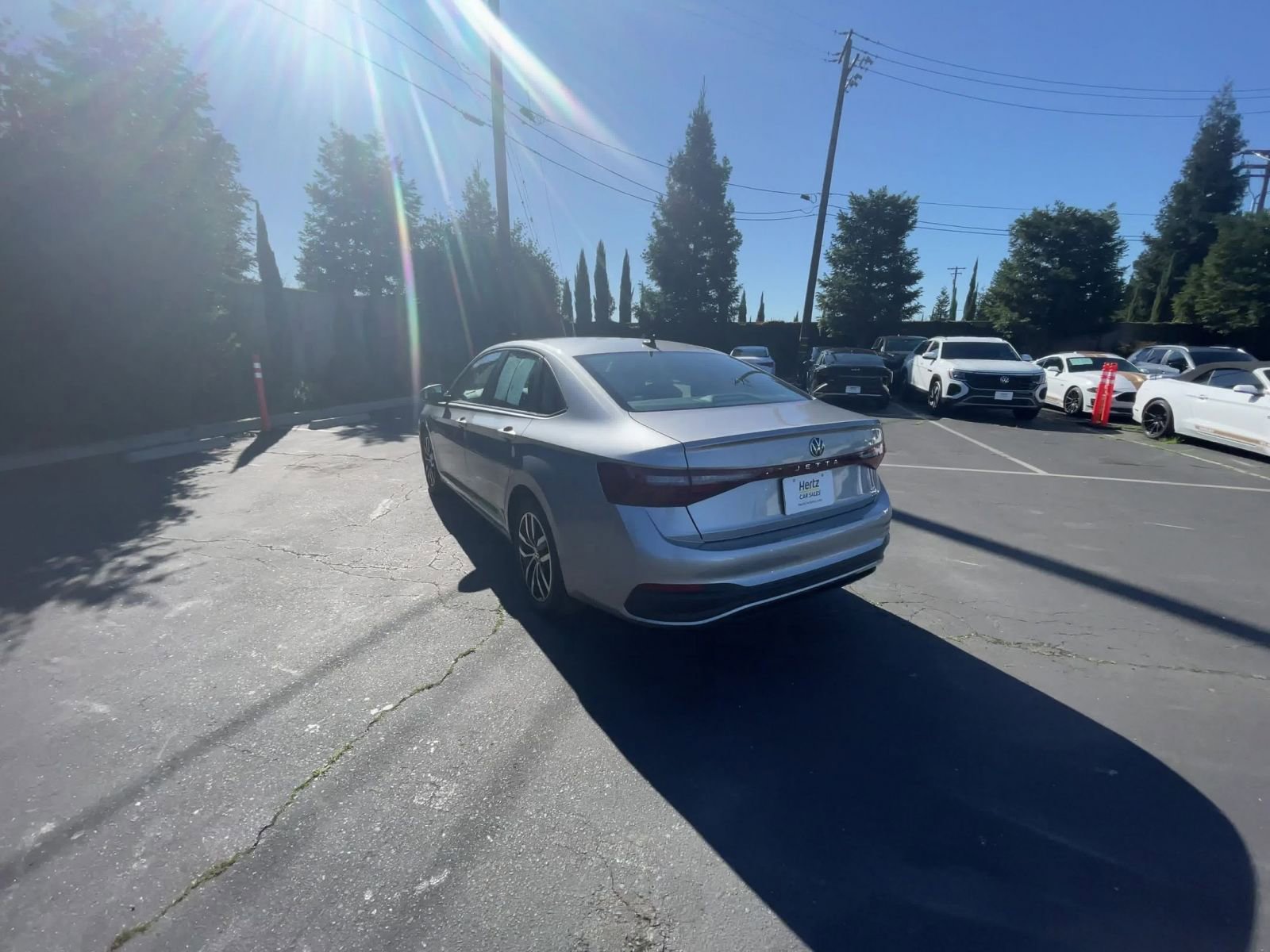 Used 2025 Volkswagen Jetta SE image 16