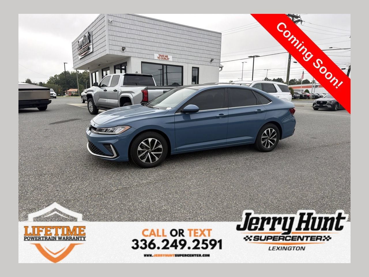 Used 2025 Volkswagen Jetta SE FWD image 1