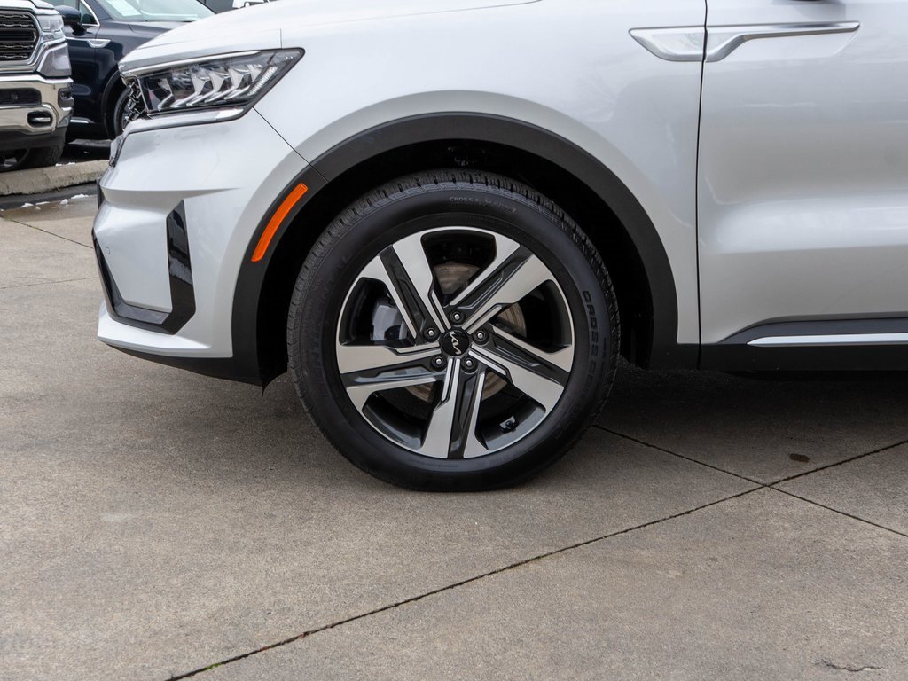 Certified 2023 Kia Sorento EX image 27