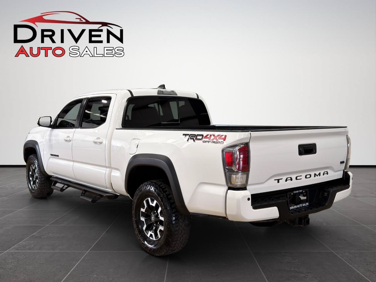 Used 2021 Toyota Tacoma TRD Off-Road w/ Technology Package AWD/4WD image 4