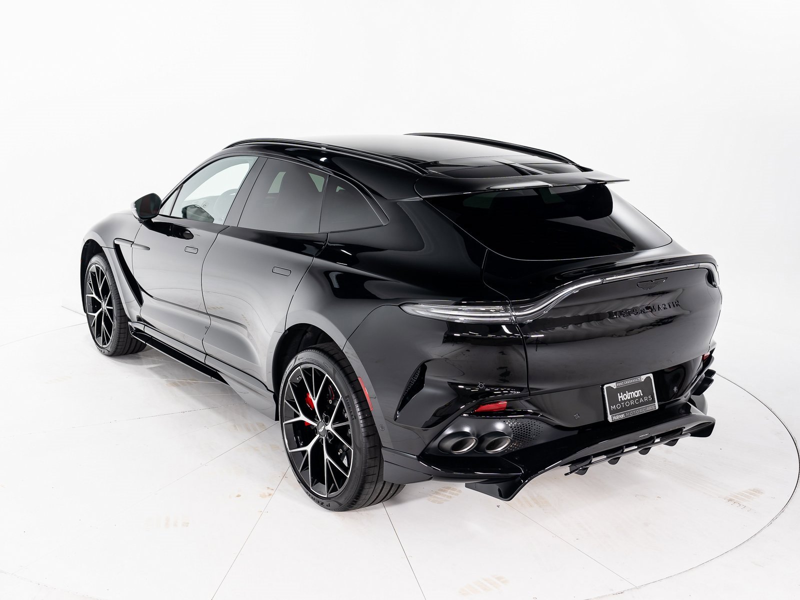 Used 2025 Aston Martin DBX 707 image 3
