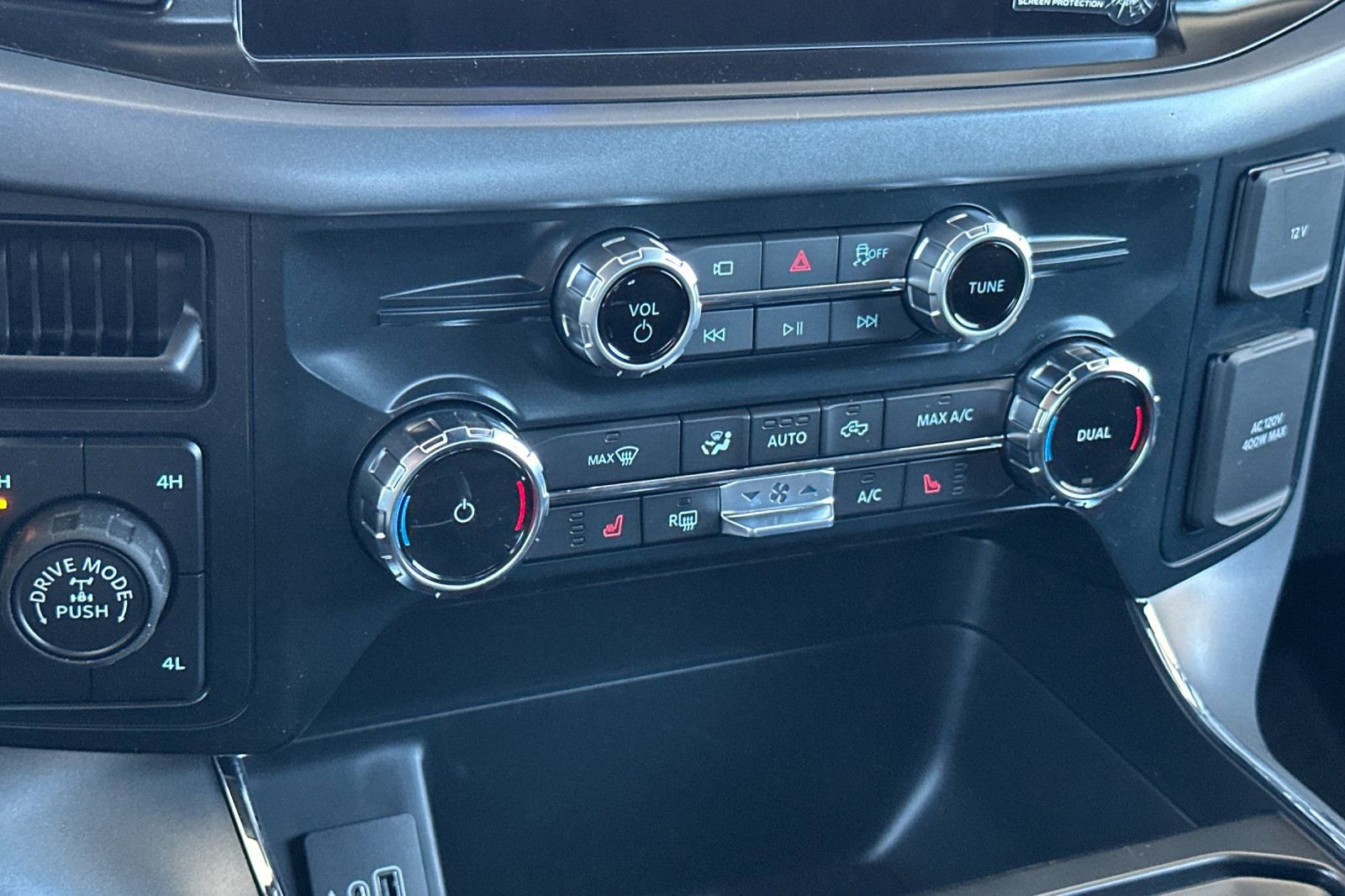 New 2026 Ford F150 XLT w/ Equipment Group 302A MID AWD/4WD image 19