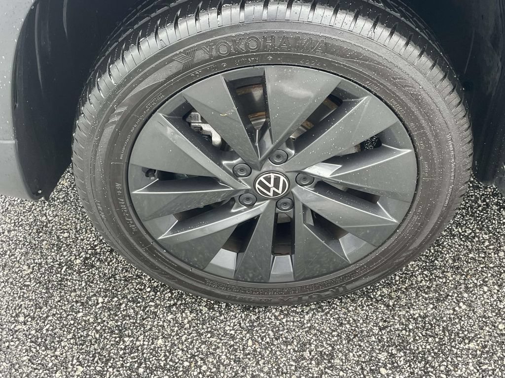 Certified 2023 Volkswagen Taos S FWD image 9