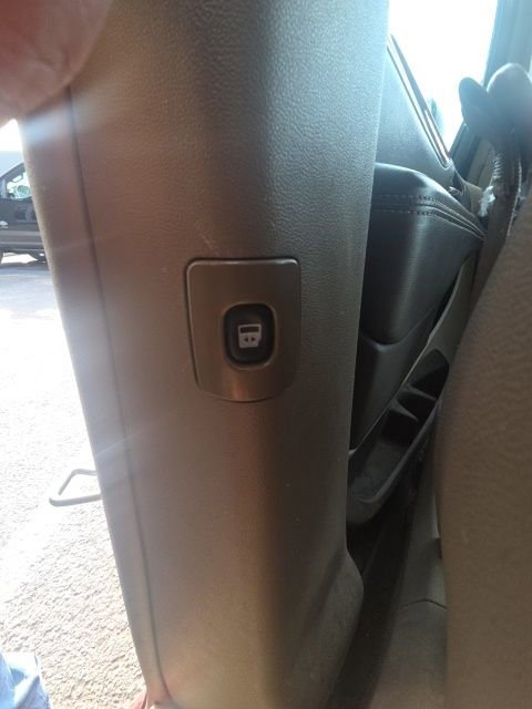 Used 2013 Chrysler Town & Country Touring image 15