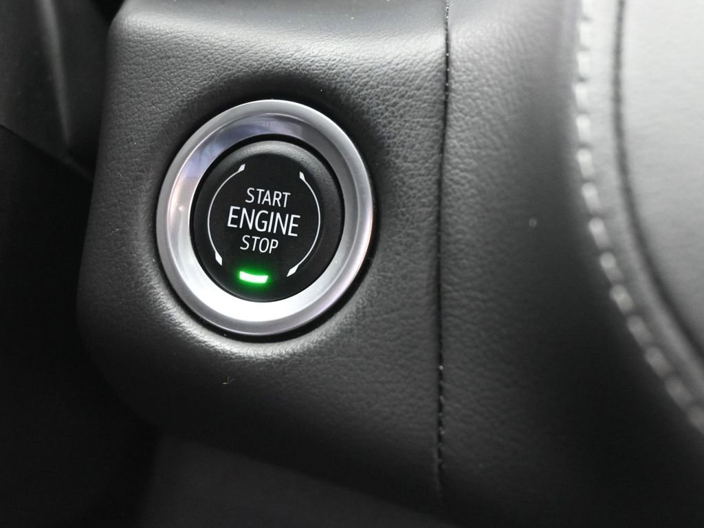 Used 2024 Chevrolet Suburban LT image 32