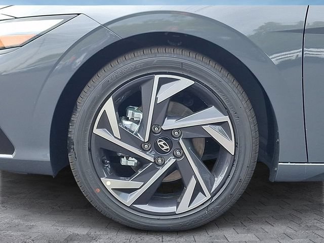 New 2026 Hyundai Elantra Limited FWD image 6