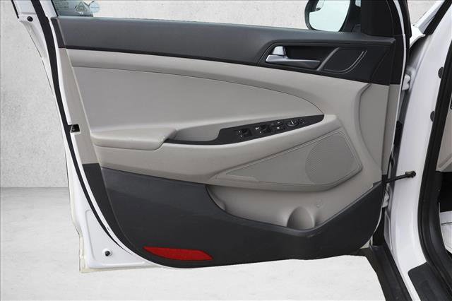 Used 2017 Hyundai Tucson SE image 12