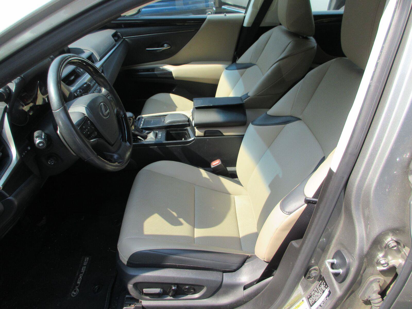 Used 2021 Lexus ES 350 w/ Premium Package FWD image 9