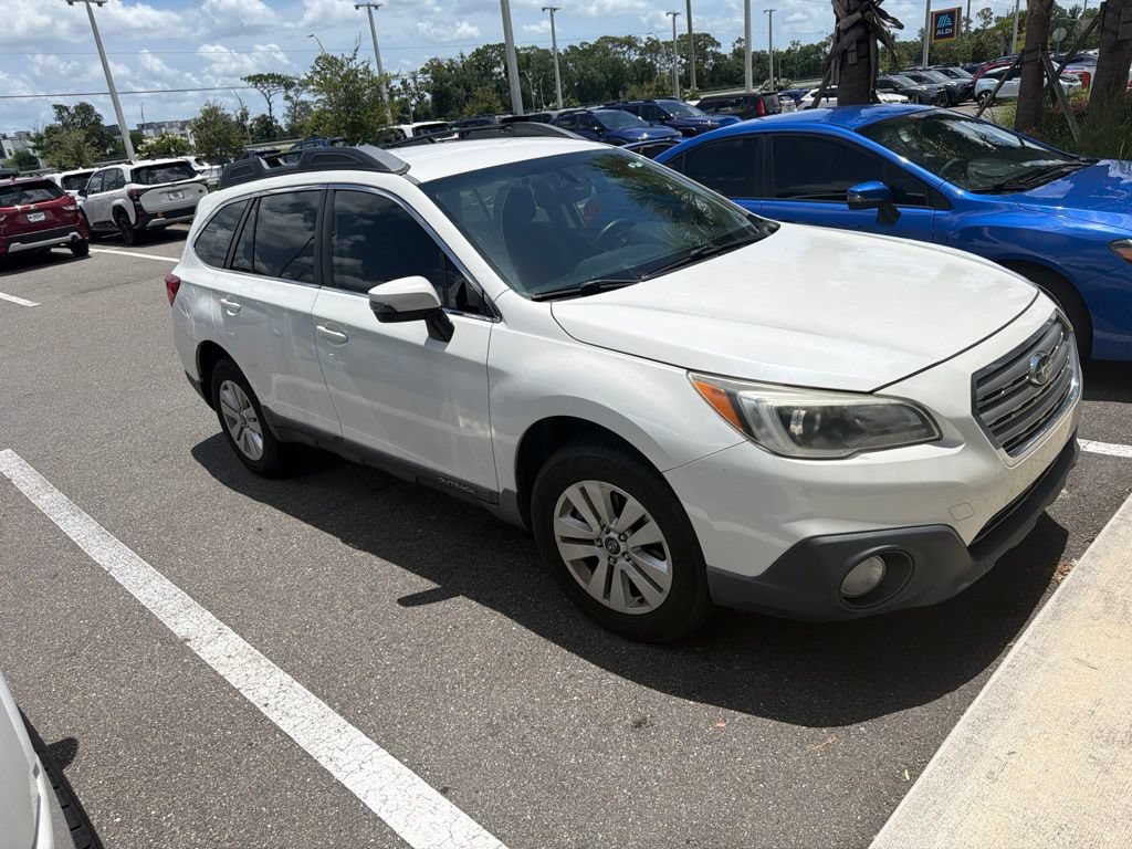 Used 2017 Subaru Outback 2.5i Premium AWD/4WD image 3