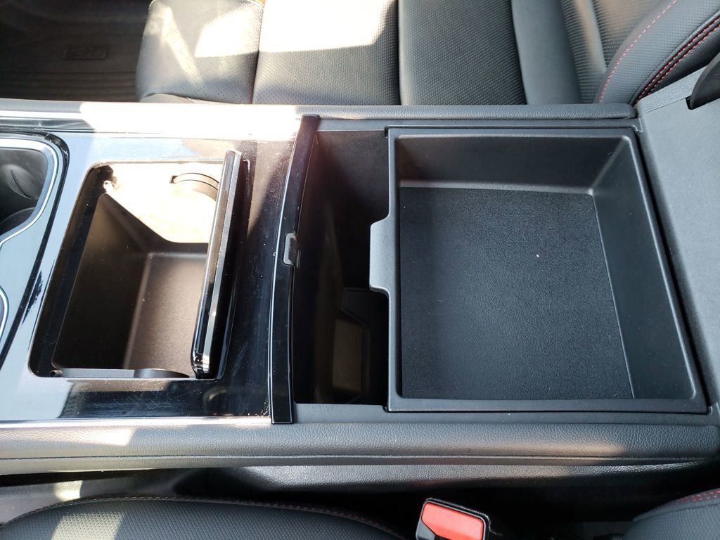 Used 2024 Chevrolet Traverse RS image 25