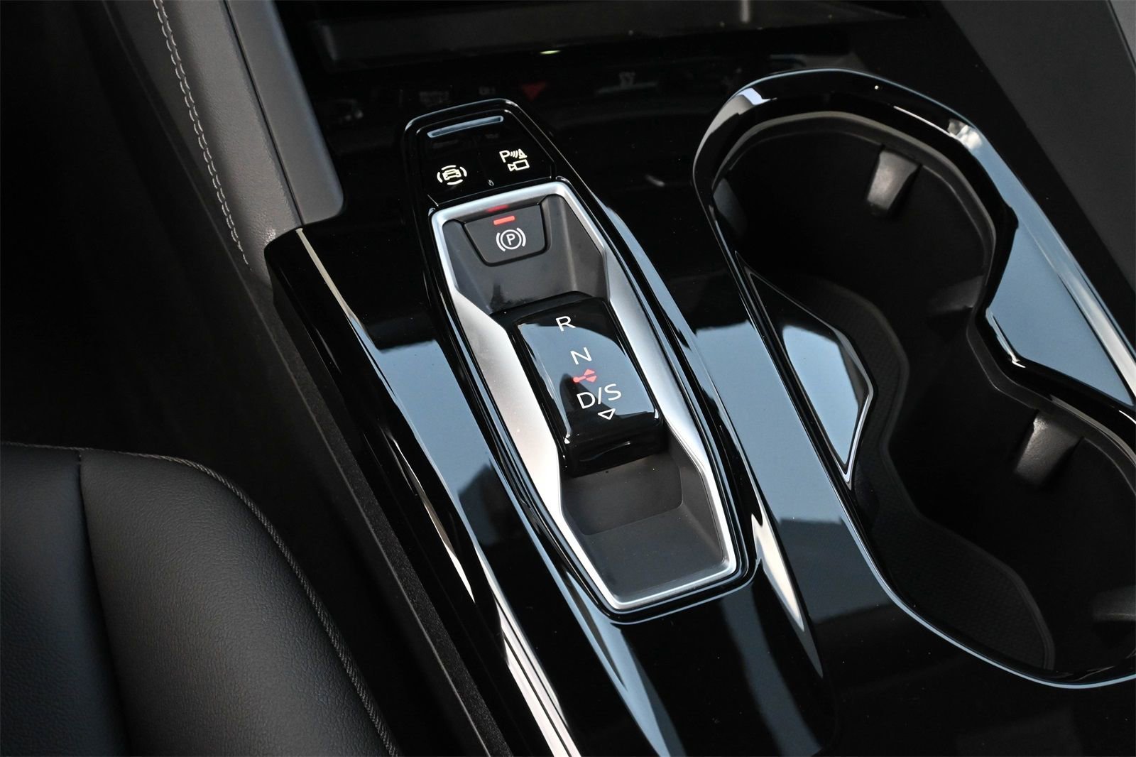 Used 2025 Audi Q5 Premium w/ Convenience Package image 11