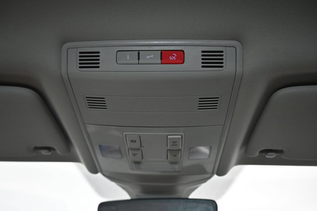 Used 2024 Volkswagen Jetta SE FWD image 24