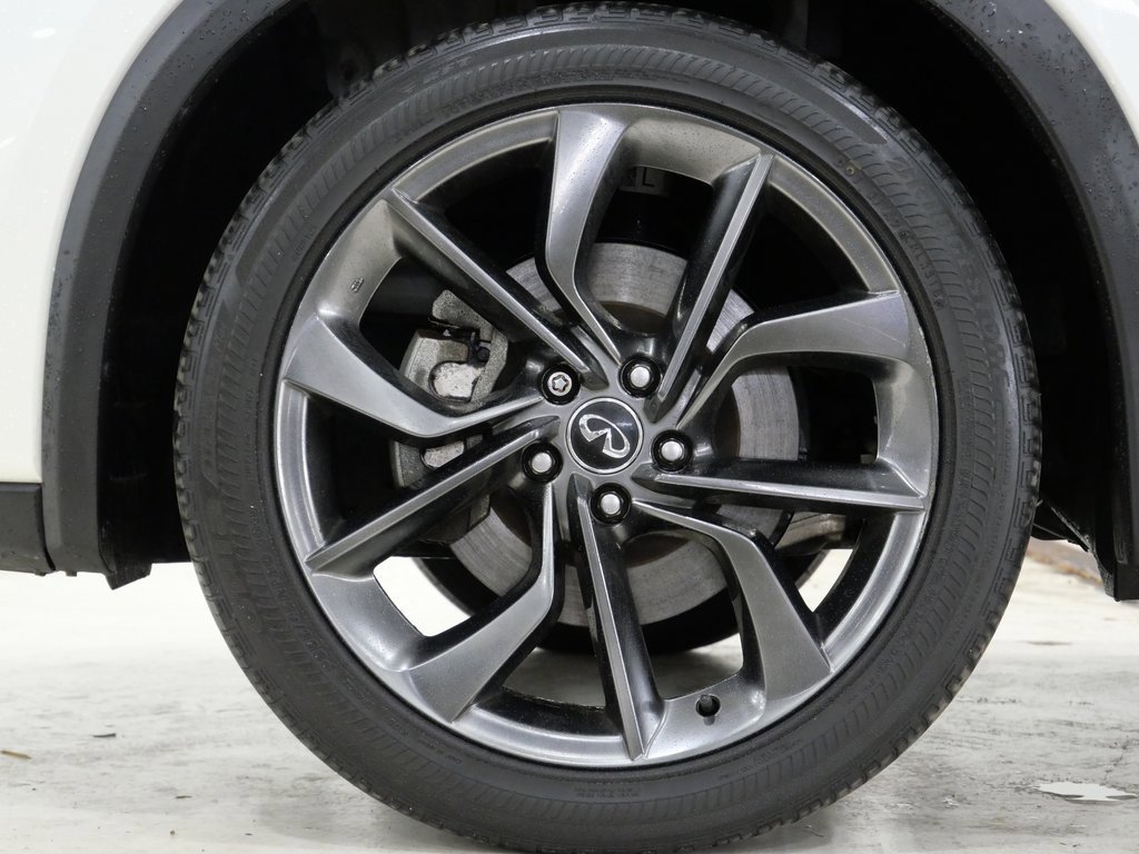 Used 2019 INFINITI QX50 Essential w/ Sensory Package image 10