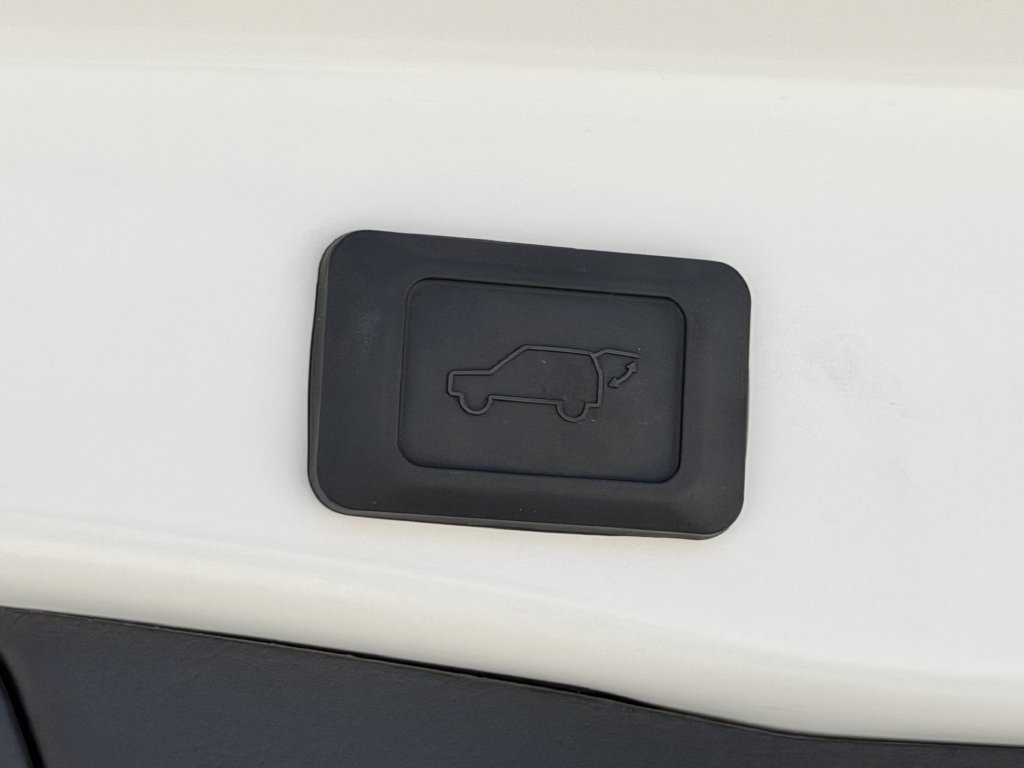 Used 2024 Toyota RAV4 XLE Premium FWD image 30