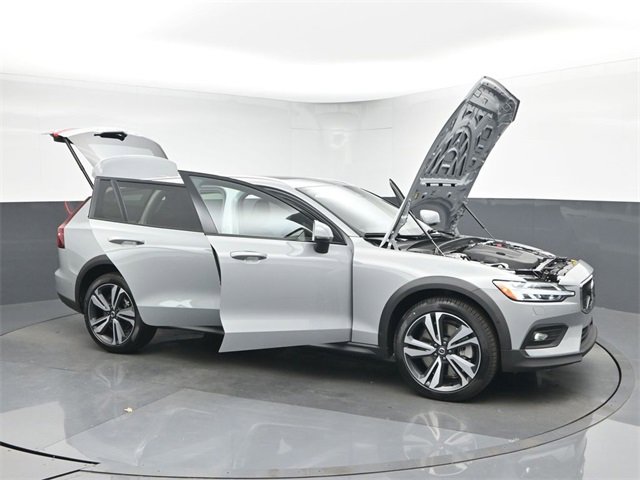 New 2026 Volvo V60 B5 Cross Country Plus w/ Protection Package Premier image 53