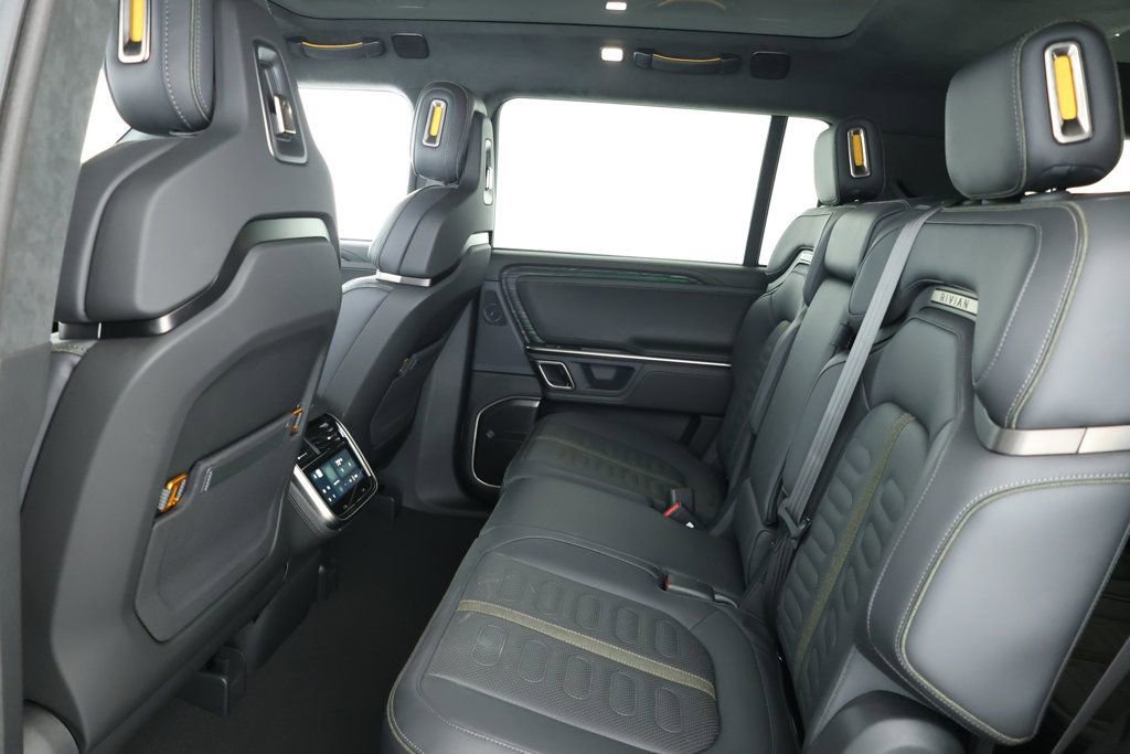 Used 2023 Rivian R1S Adventure image 22