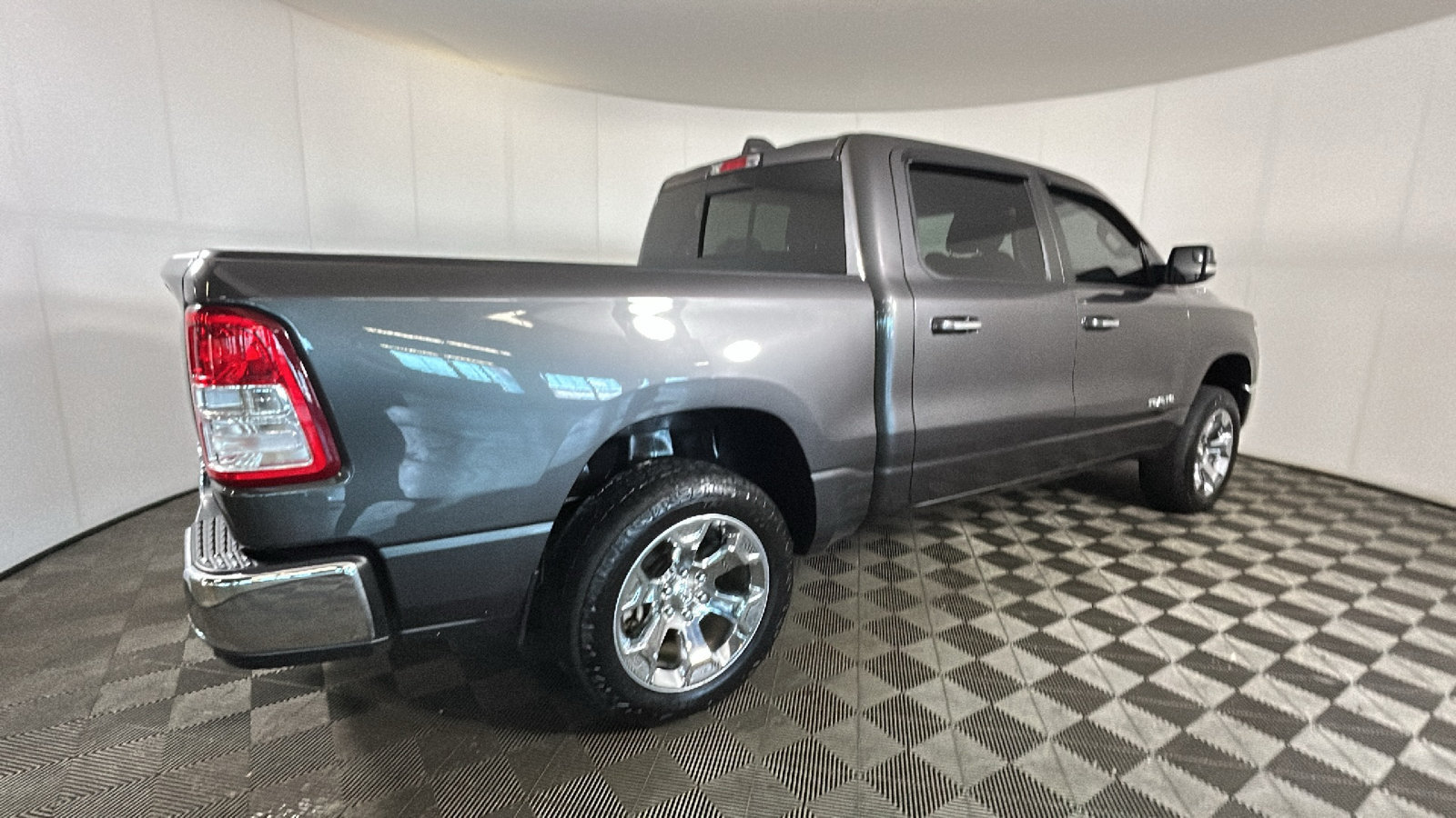 Used 2020 RAM 1500 Big Horn AWD/4WD image 3