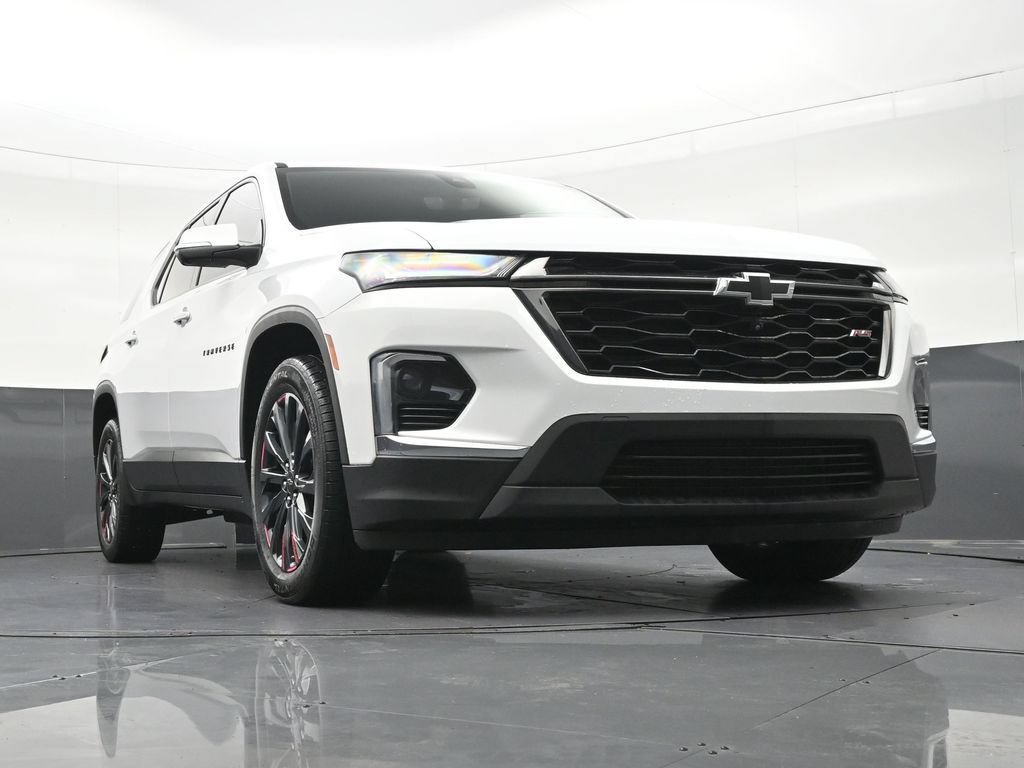 Used 2024 Chevrolet Traverse RS FWD image 34