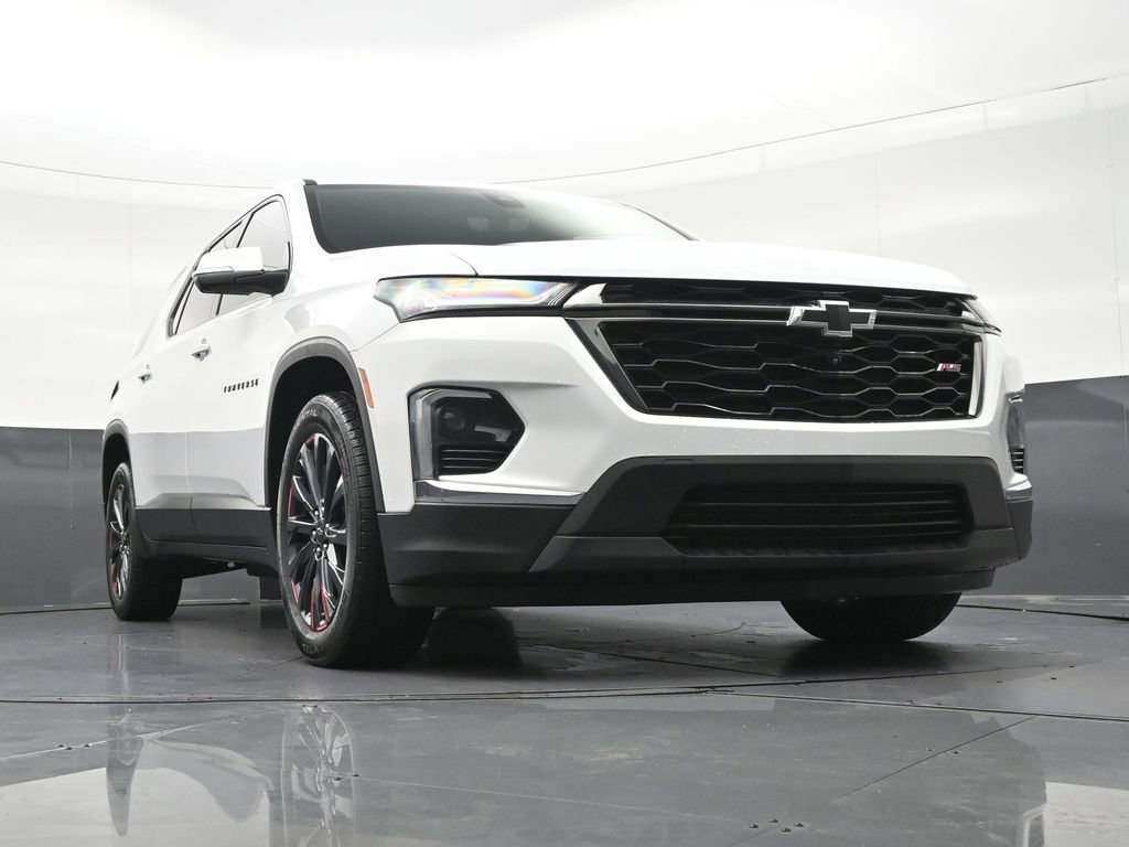 Used 2024 Chevrolet Traverse RS FWD image 34