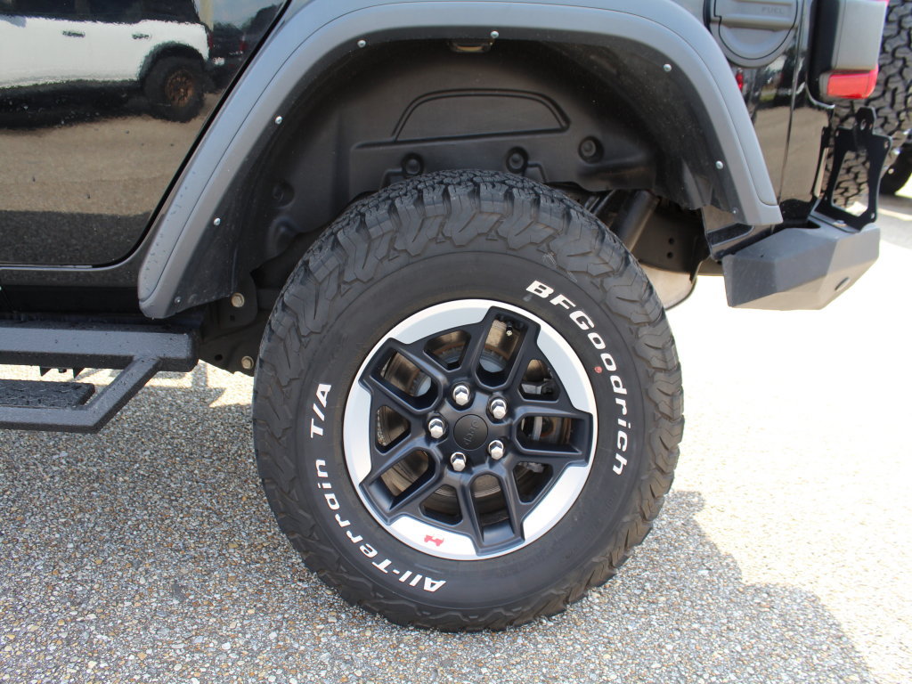 Used 2023 Jeep Wrangler Unlimited Rubicon 4xe w/ Cold Weather Group AWD/4WD image 18