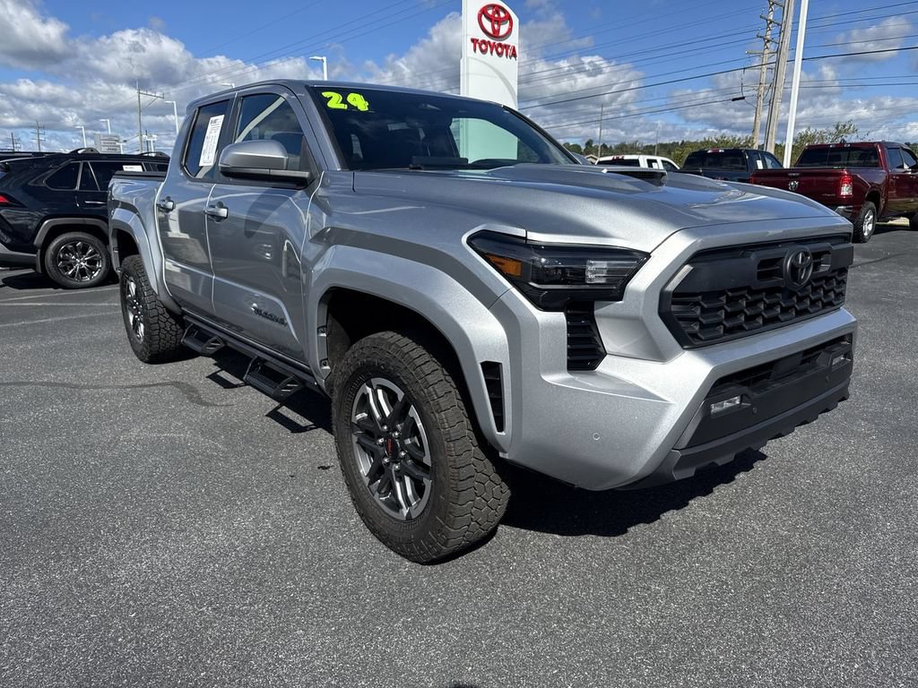 Used 2024 Toyota Tacoma TRD Sport w/ TRD Sport Upgrade Package AWD/4WD image 2