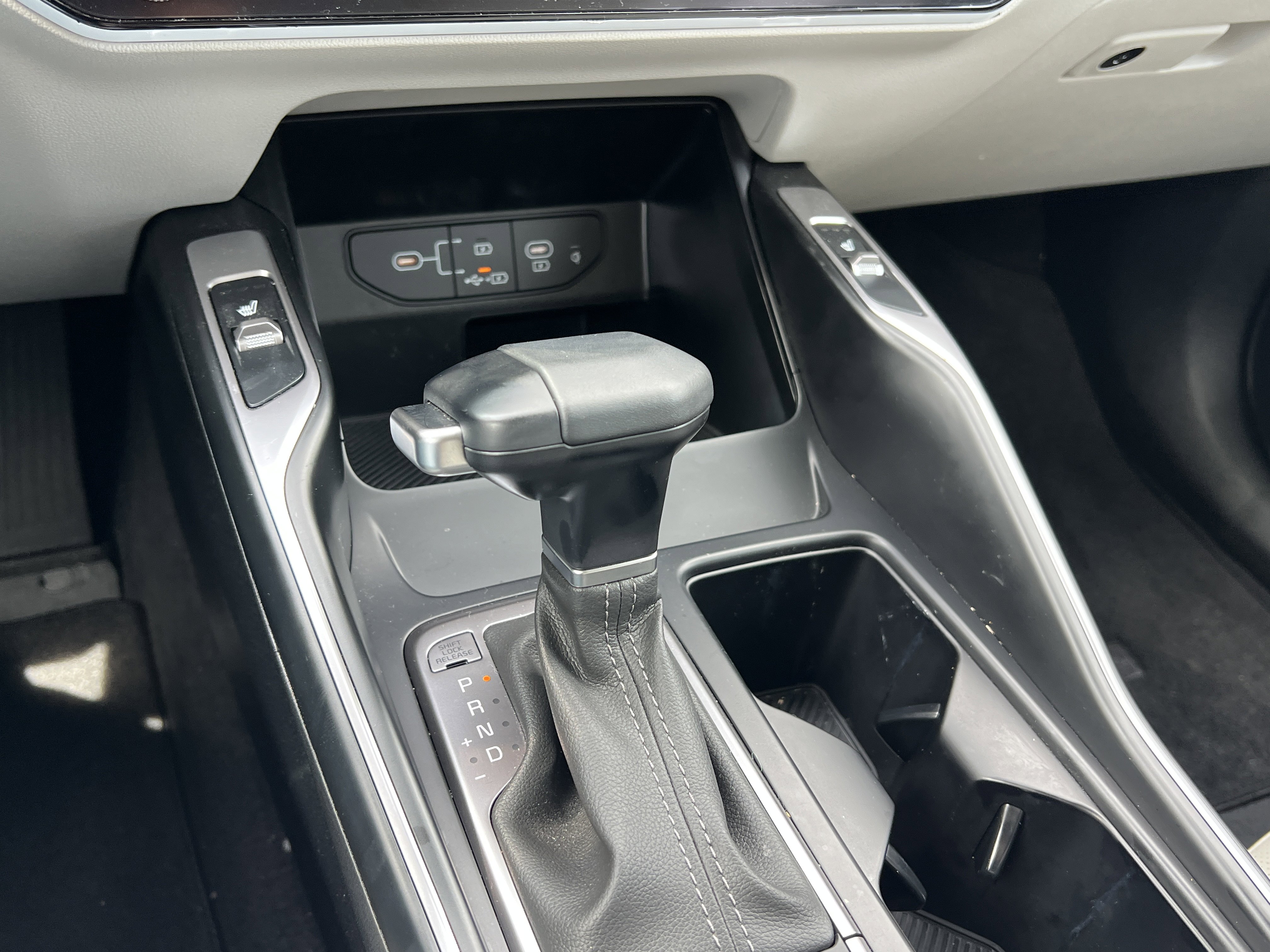 Certified 2025 Kia Sorento S image 32