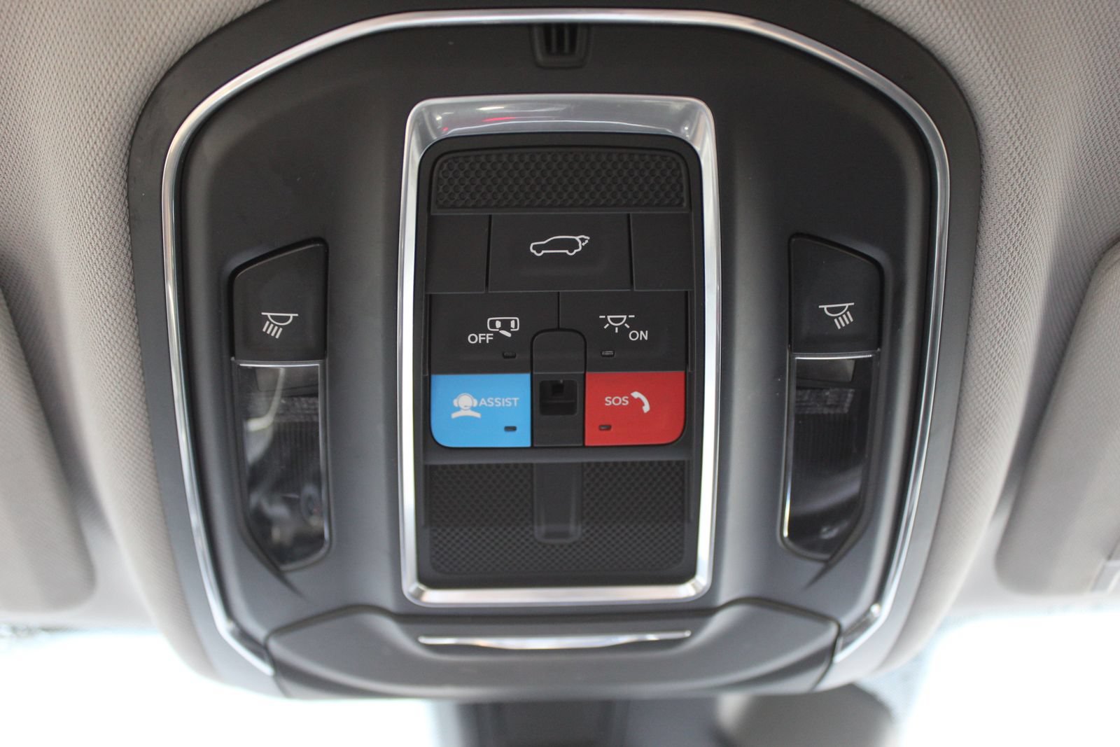 Used 2022 Jeep Grand Cherokee L Limited w/ MOPAR Finishing Package AWD/4WD image 33