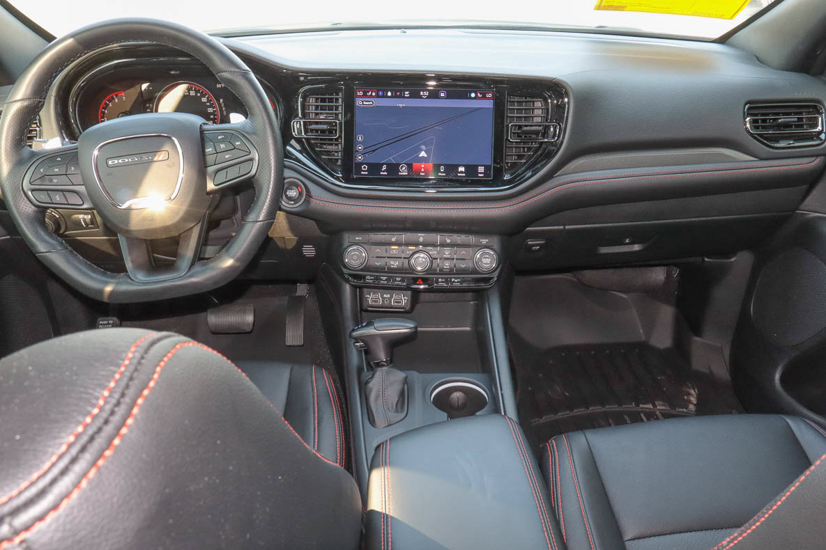 Used 2025 Dodge Durango GT w/ Blacktop Package RWD image 11