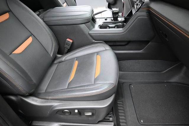 Used 2025 GMC Sierra 1500 AT4 w/ AT4 Premium Package AWD/4WD image 25