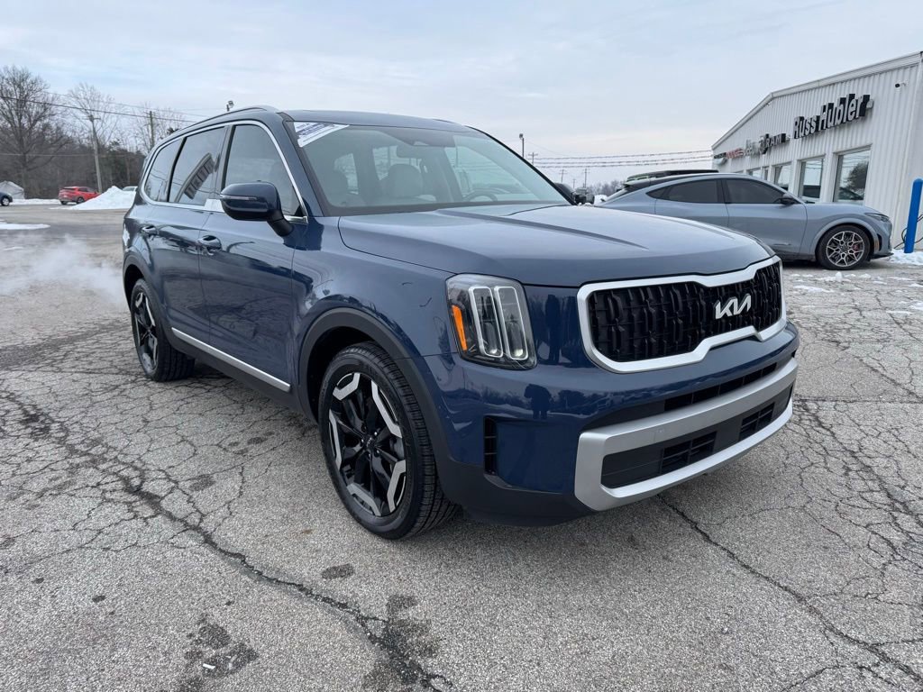 Used 2023 Kia Telluride EX image 11