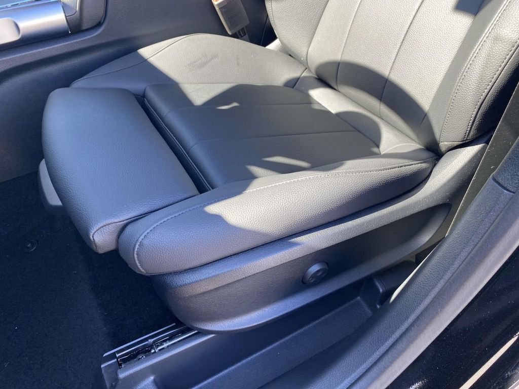 Certified 2025 Mercedes-Benz GLB 250 image 20