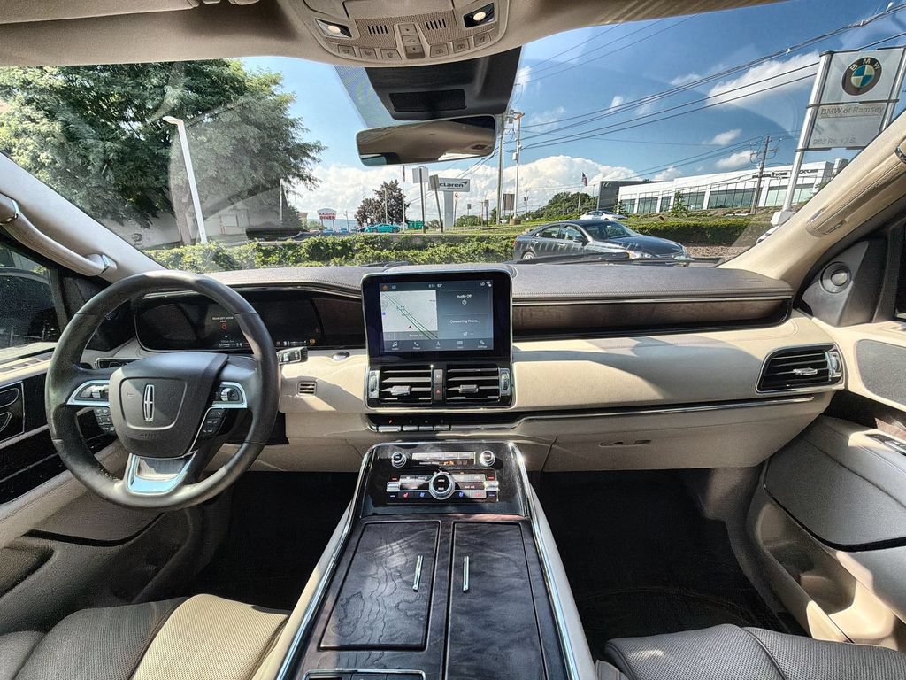 Used 2019 Lincoln Navigator Reserve AWD/4WD image 18