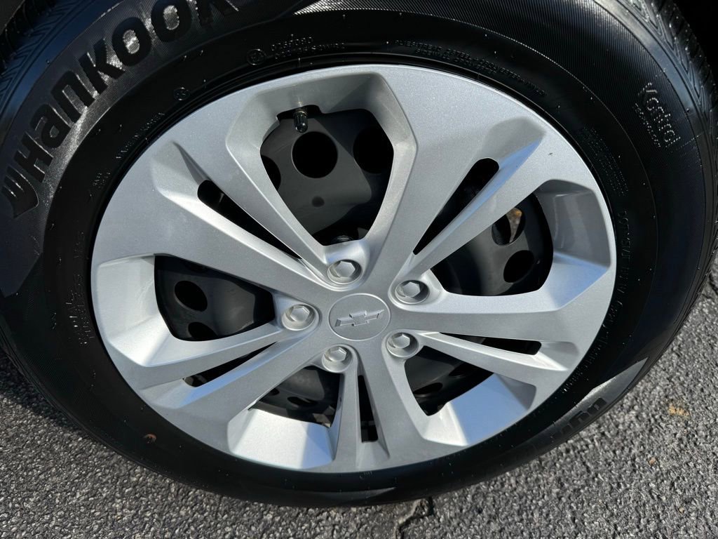 Certified 2025 Chevrolet Trax LS image 3