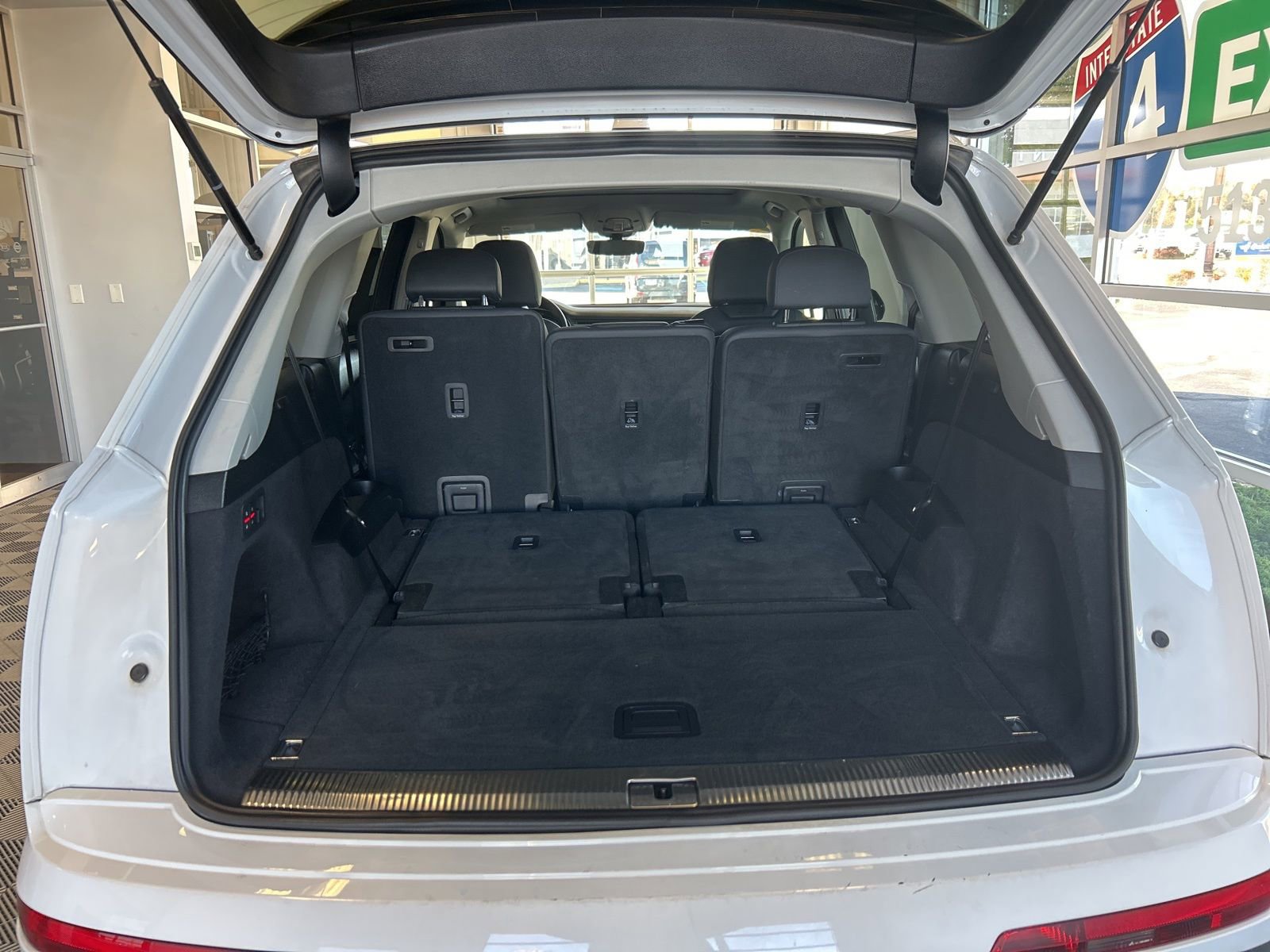 Used 2024 Audi Q7 2.0T Premium Plus image 12