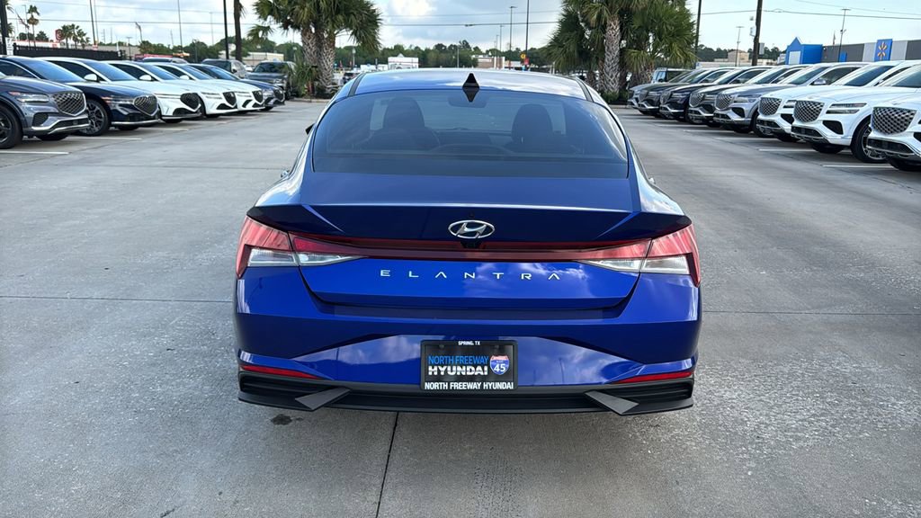 Used 2023 Hyundai Elantra SEL image 6
