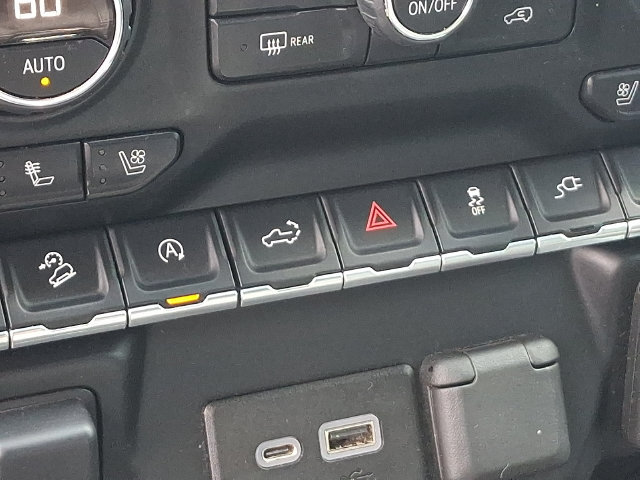 Used 2019 Chevrolet Silverado 1500 LTZ w/ LTZ Convenience Package AWD/4WD image 17