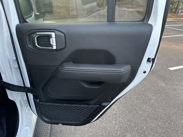 Used 2023 Jeep Wrangler Unlimited Sahara w/ Cold Weather Group image 19