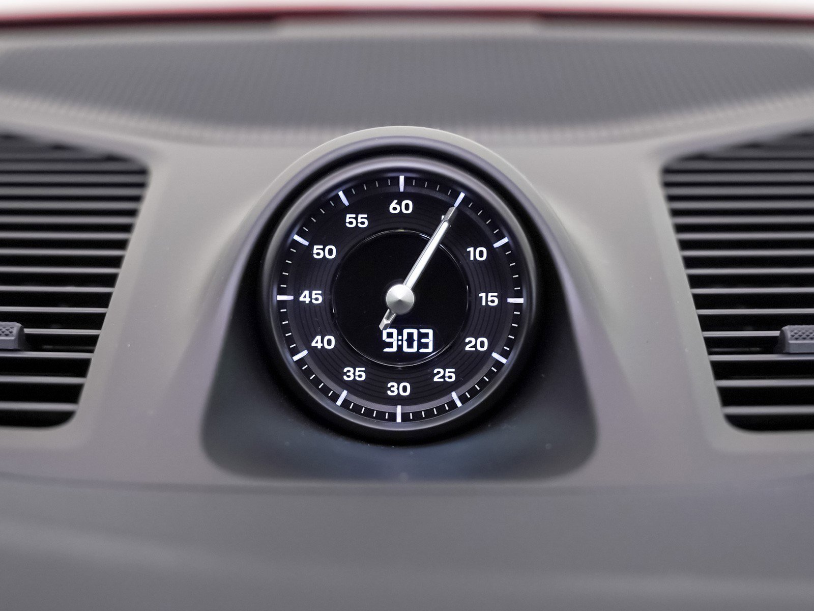 Certified 2025 Porsche Cayenne Coupe image 21