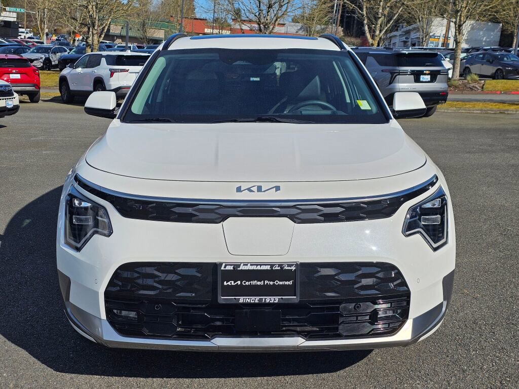 Certified 2023 Kia Niro Wave w/ Wave Preserve Package image 2