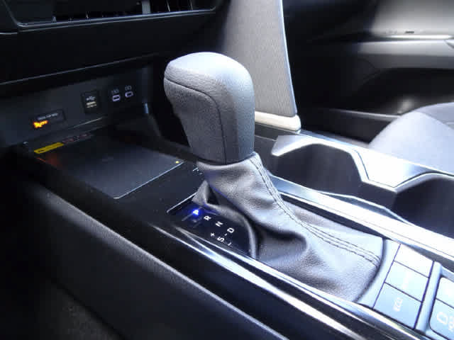 Used 2025 Toyota Camry LE FWD image 27
