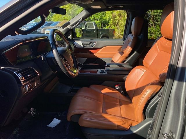 Used 2021 Lincoln Navigator Reserve w/ Luxury Package AWD/4WD image 11
