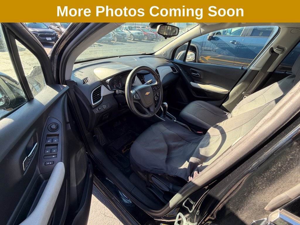 Used 2020 Chevrolet Trax LT w/ LPO, Protection Package FWD image 6