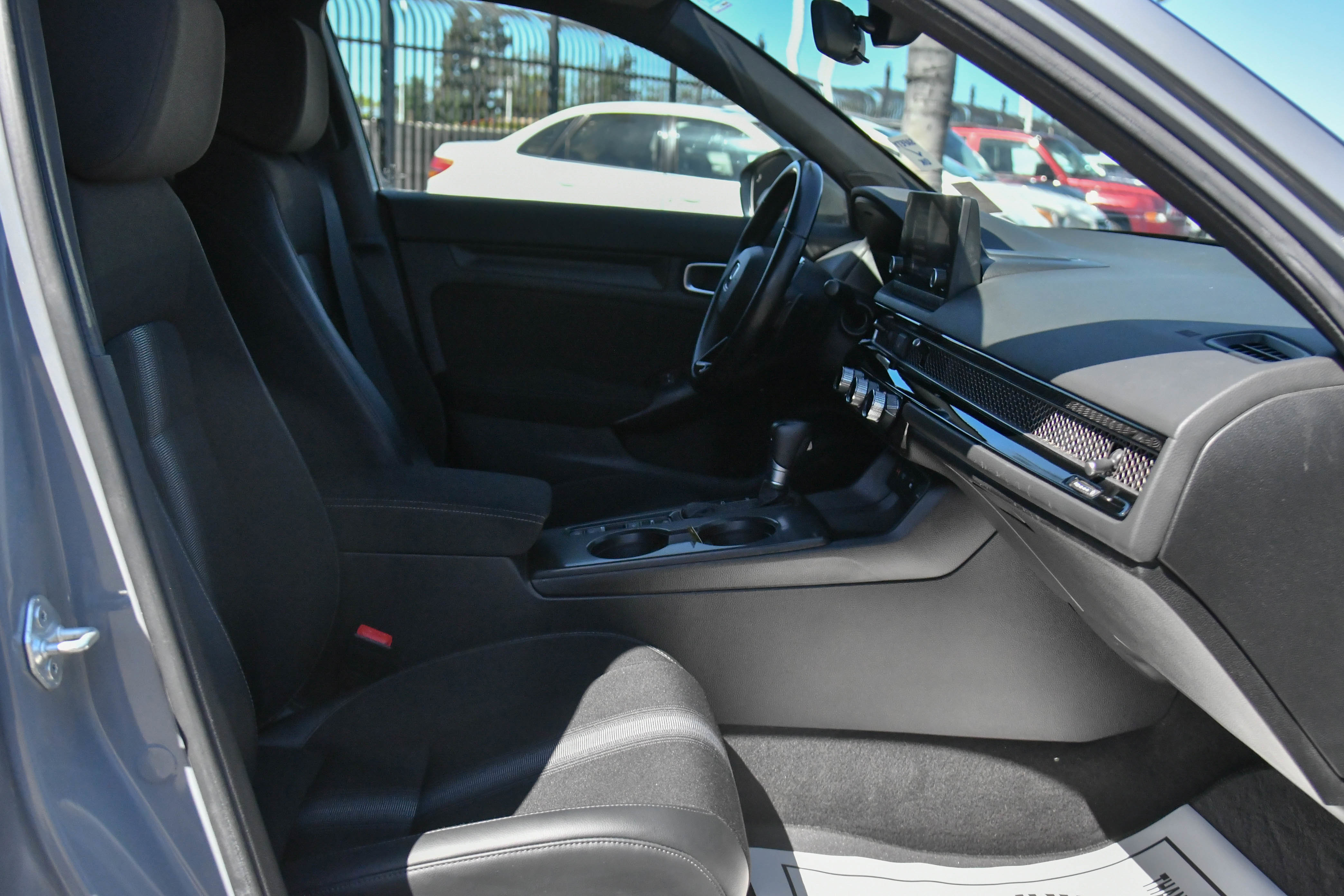 Used 2025 Honda Civic Sport image 40