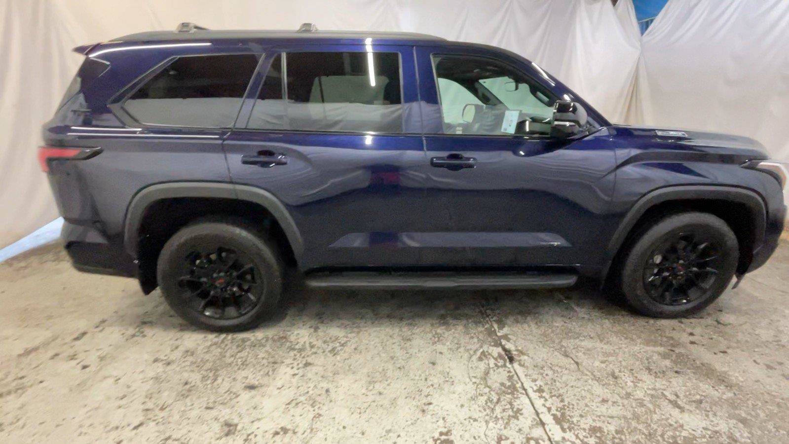 Used 2025 Toyota Sequoia Limited w/ TRD Off-Road Package AWD/4WD image 5