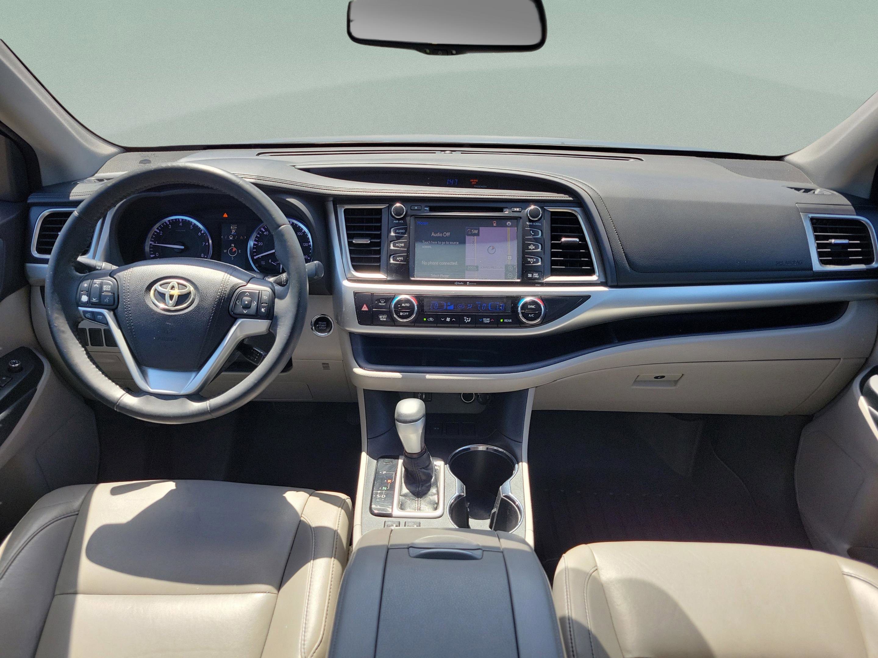 Used 2015 Toyota Highlander XLE image 12