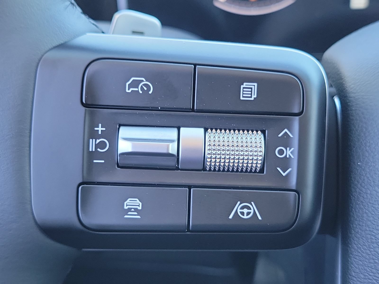 New 2027 Hyundai Santa Fe SEL FWD image 8