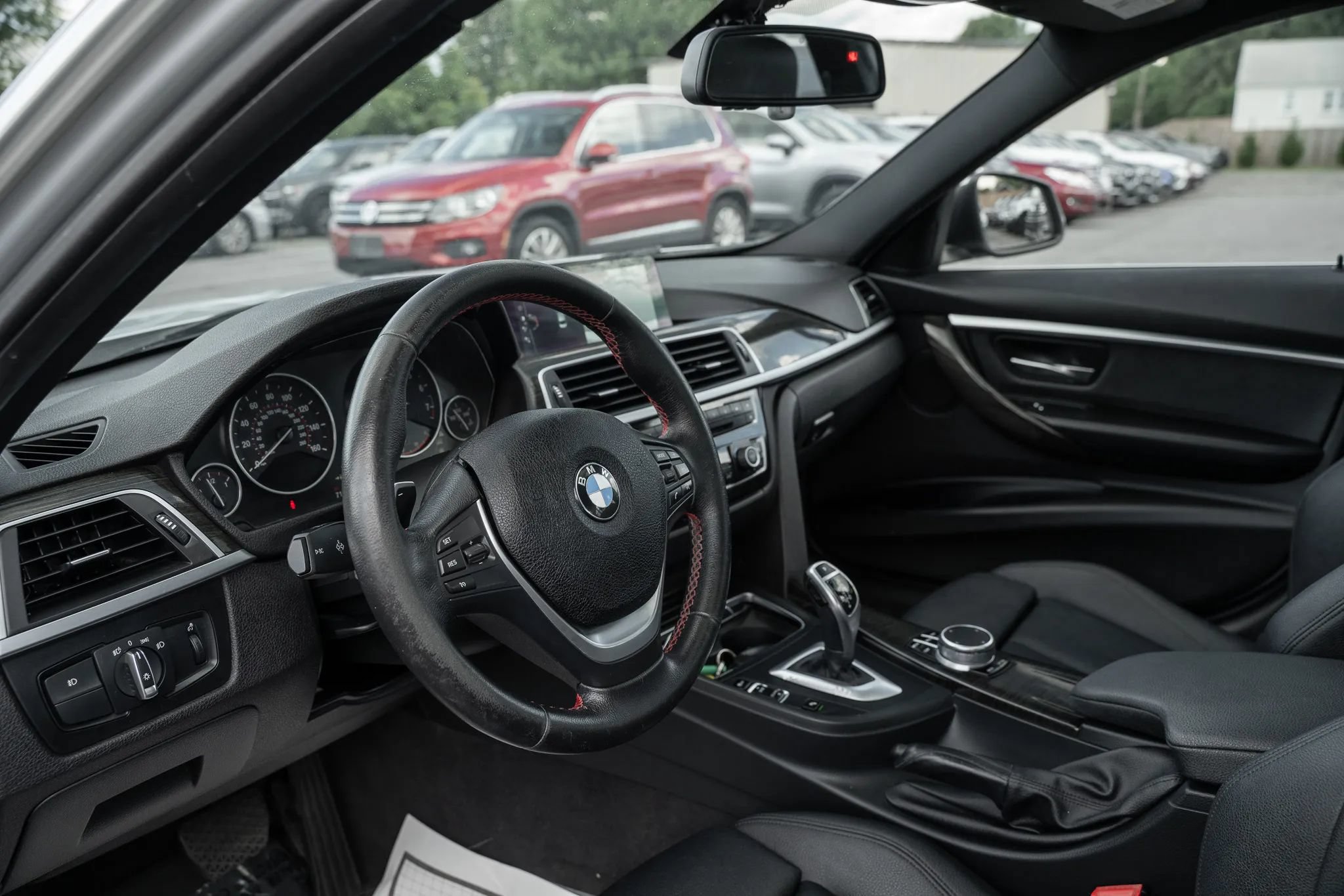 Used 2017 BMW 330i xDrive Sedan w/ Premium Package AWD/4WD image 6