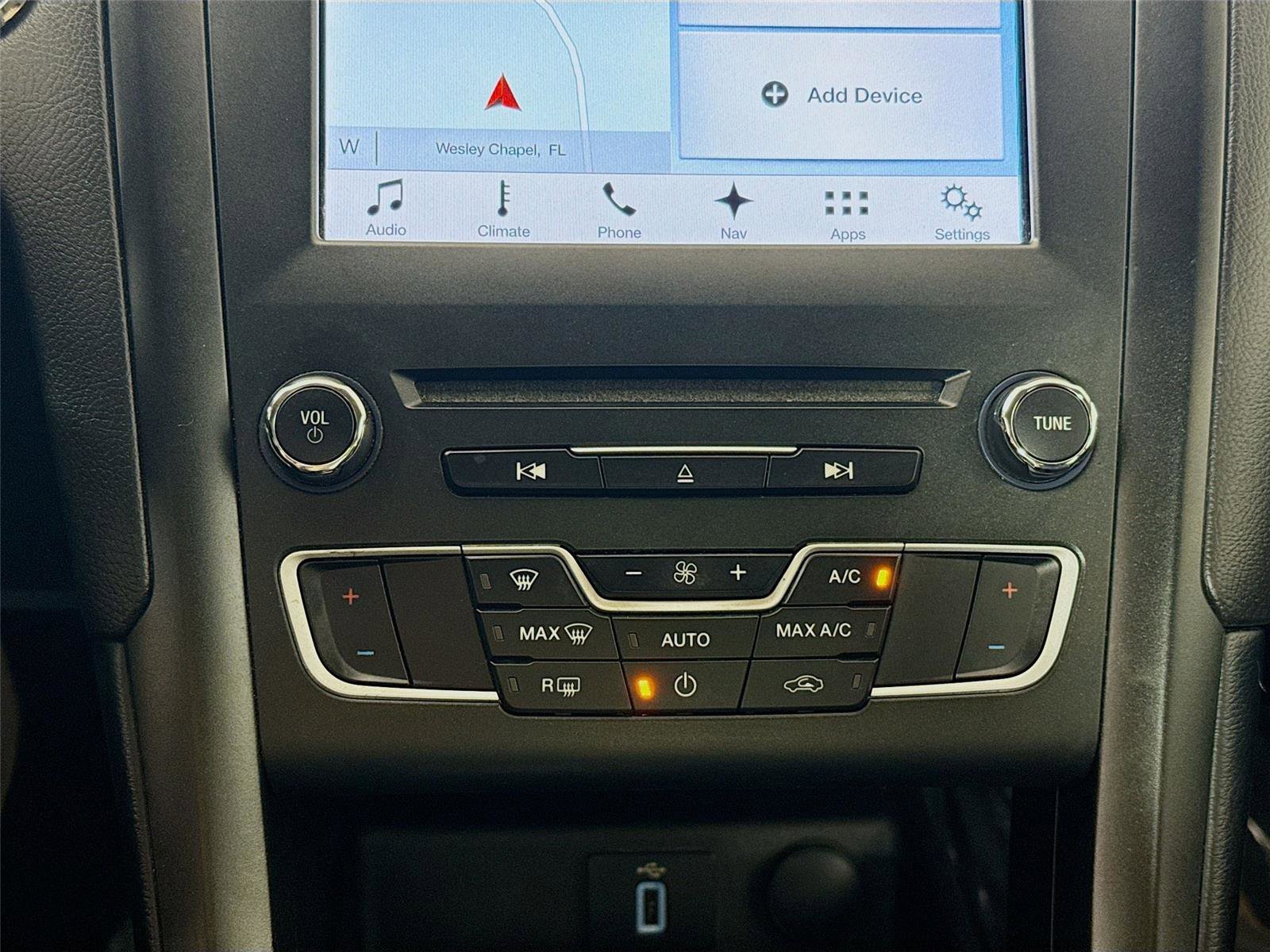 Used 2018 Ford Fusion SE w/ Equipment Group 201A image 15