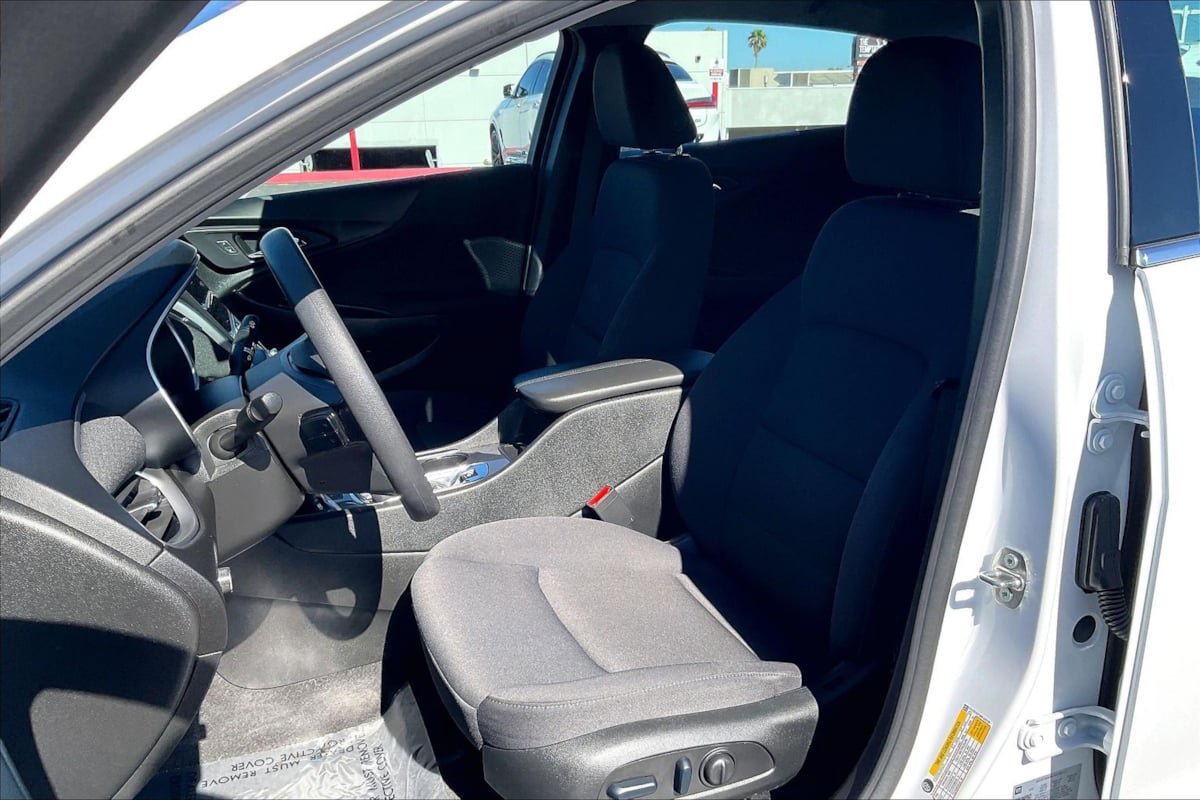 Used 2024 Chevrolet Malibu LT FWD image 23